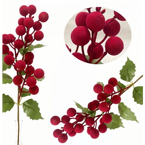 Ramo natalizio decorativo con bacche rosse vellutate e foglie verdi – h 43 cm